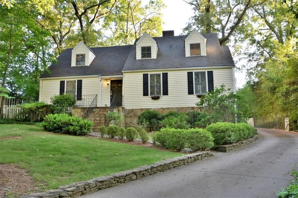 5 bedroom, 2,472 sq ft single family residence sold at 2700 Osborne Road, Brookhaven, GA 30319