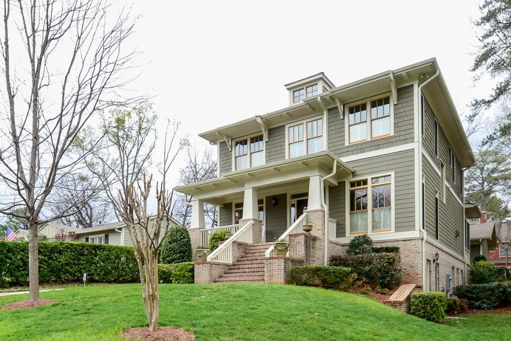 5 bedroom, 4,400 sq ft single family residence sold at 1773 Beacon Hill Boulevard, Atlanta, GA 30329