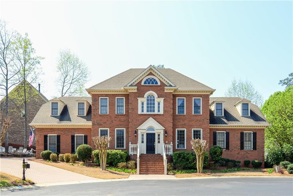 5 bedroom single family residence sold at 2324 Garden Park Drive, Smyrna, GA 30080