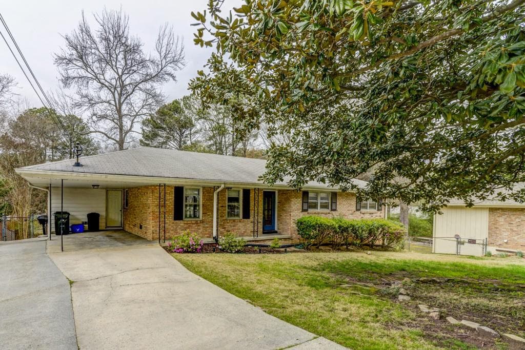 2 bedroom, 1,299 sq ft single family residence sold at 2852 Dresden Way, Chamblee, GA 30341