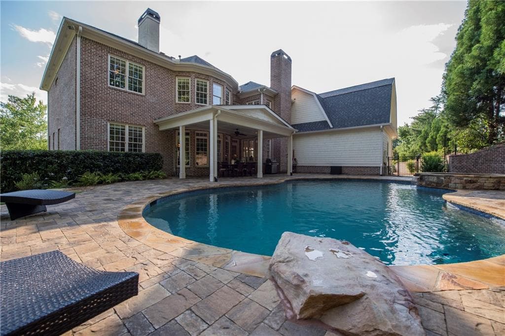 200 Inwood Terrace, Roswell, GA 30075 — most recent listing photo