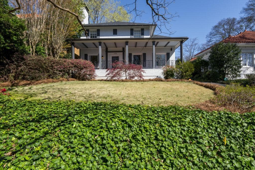 5 bedroom, 3,128 sq ft single family residence sold at 1162 Saint Augustine Place, Atlanta, GA 30306