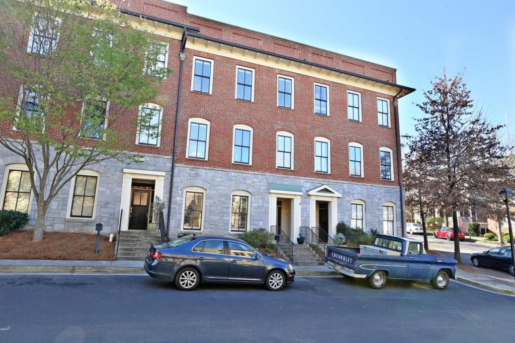 4 bedroom, 2,787 sq ft townhouse sold at 1863 Gordon Manor, Atlanta, GA 30307