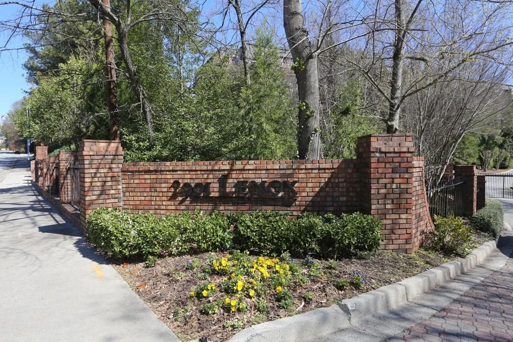 2 bedroom, 1,237 sq ft condominium sold at 2901 Lenox Road 605, Atlanta, GA 30324