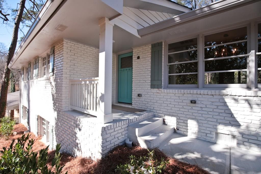 4 bedroom, 2,515 sq ft single family residence sold at 2506 Brookcliff Way, Atlanta, GA 30345