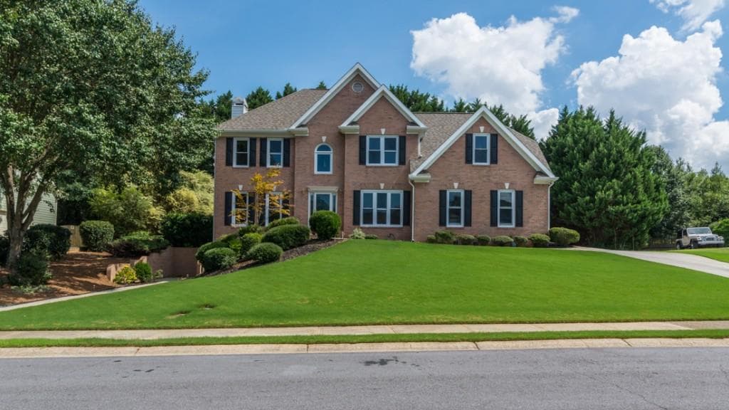 330 Winding Rose Lane, Suwanee, GA 30024 — most recent listing photo