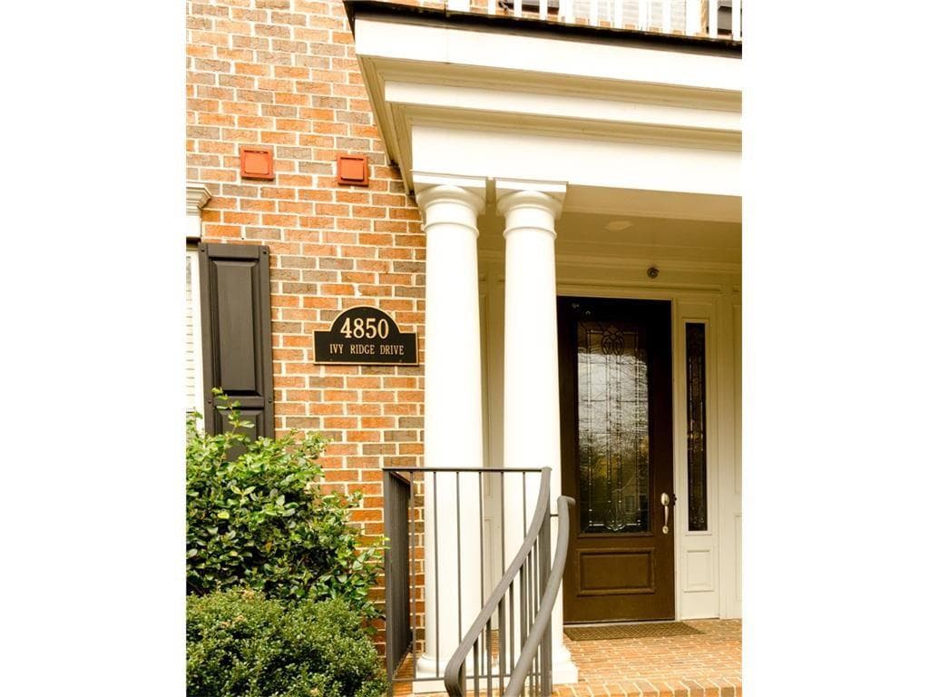 1 bedroom, 1,219 sq ft condominium sold at 4850 Ivy Ridge Drive 202, Atlanta, GA 30339