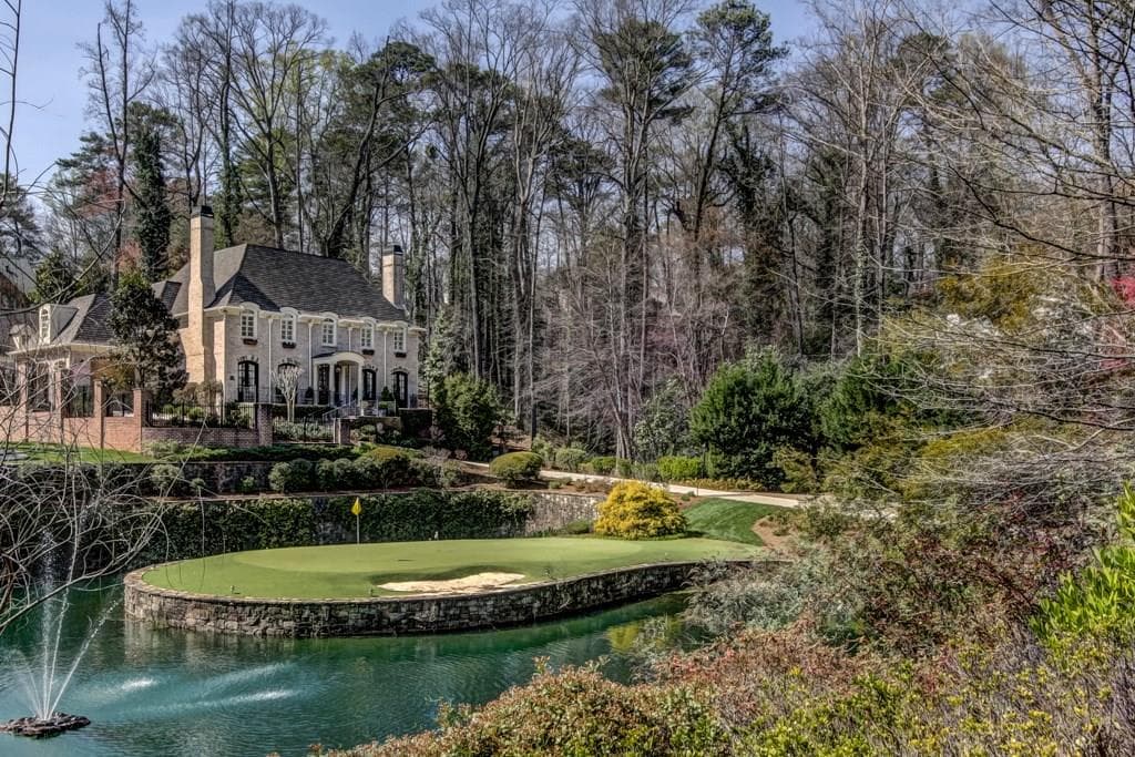 6 bedroom, 6,075 sq ft single family residence sold at 2650 Northside Drive, Atlanta, GA 30305