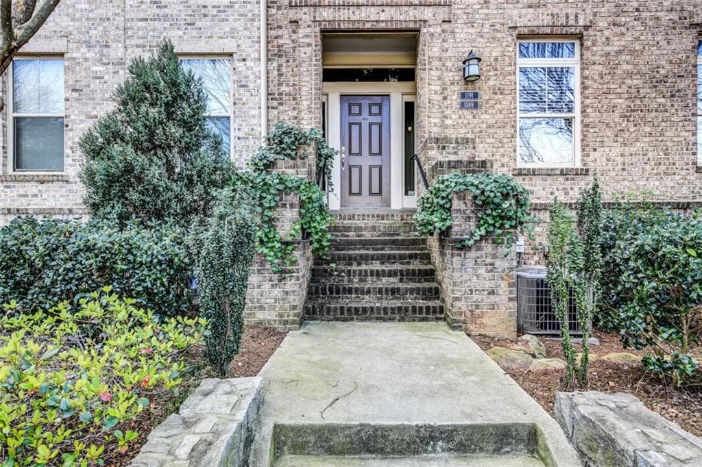 1 bedroom, 918 sq ft condominium sold at 1189 Lavista Road, Atlanta, GA 30324