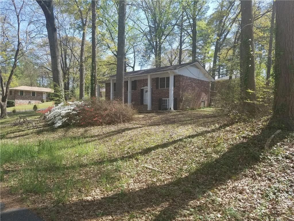 3 bedroom, 1,100 sq ft single family residence sold at 1181 Luther Drive, Mableton, GA 30126