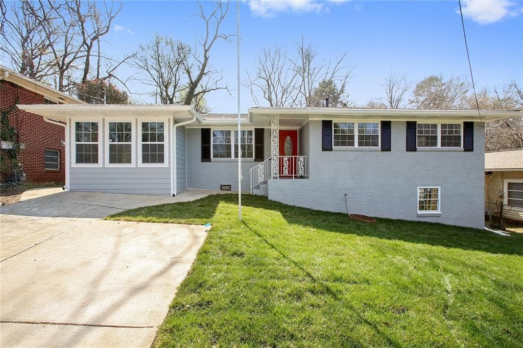 4 bedroom single family residence sold at 448 Grady Place, Hapeville, GA 30354