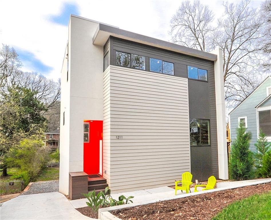 4 bedroom, 2,200 sq ft single family residence sold at 1211 Hosea L Williams Drive, Atlanta, GA 30317