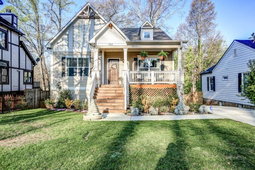 3 bedroom, 2,125 sq ft single family residence sold at 755 Stokeswood Avenue, Atlanta, GA 30316