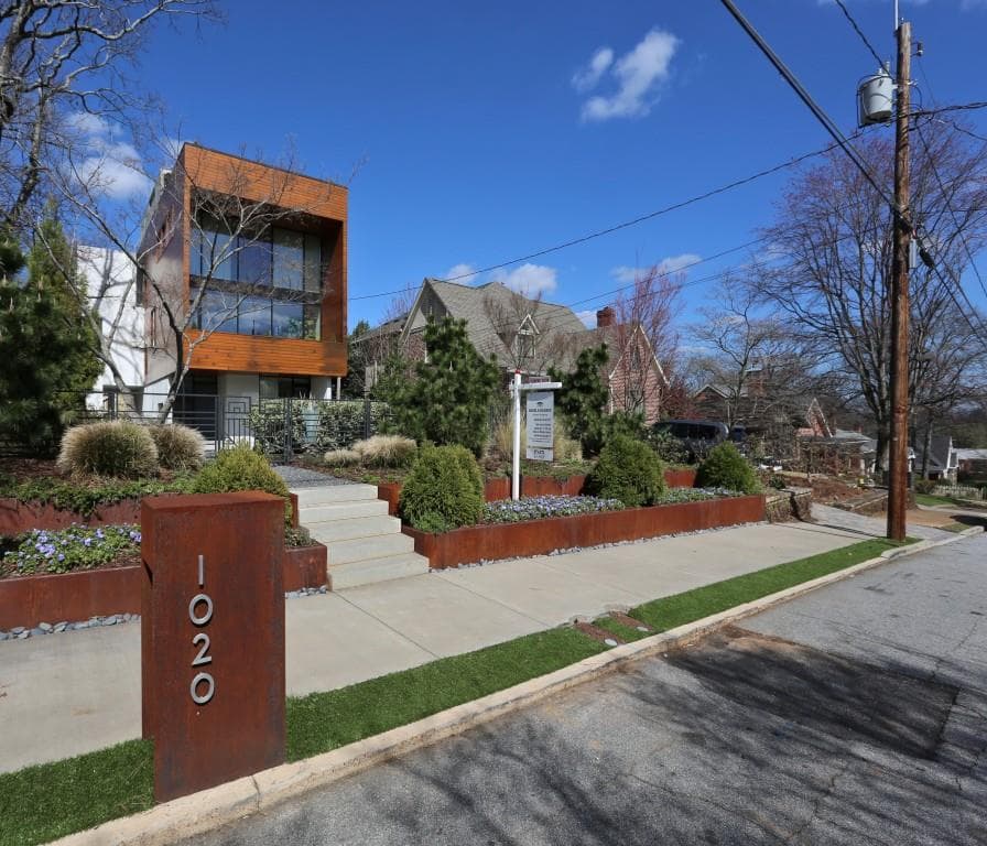 5 bedroom, 4,083 sq ft single family residence sold at 1020 Bellevue Drive, Atlanta, GA 30306