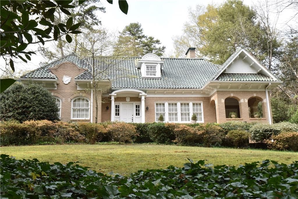 4 bedroom, 3,755 sq ft single family residence sold at 934 Lullwater Road, Atlanta, GA 30307