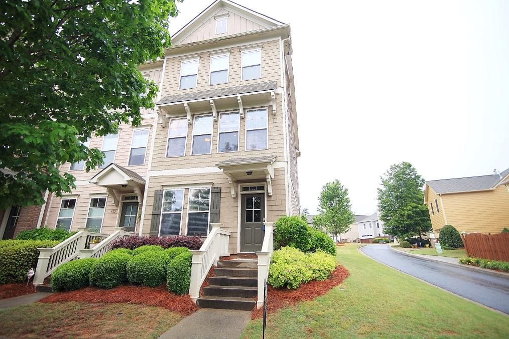 611 Grove Manor Park, Suwanee, GA 30024 — most recent listing photo