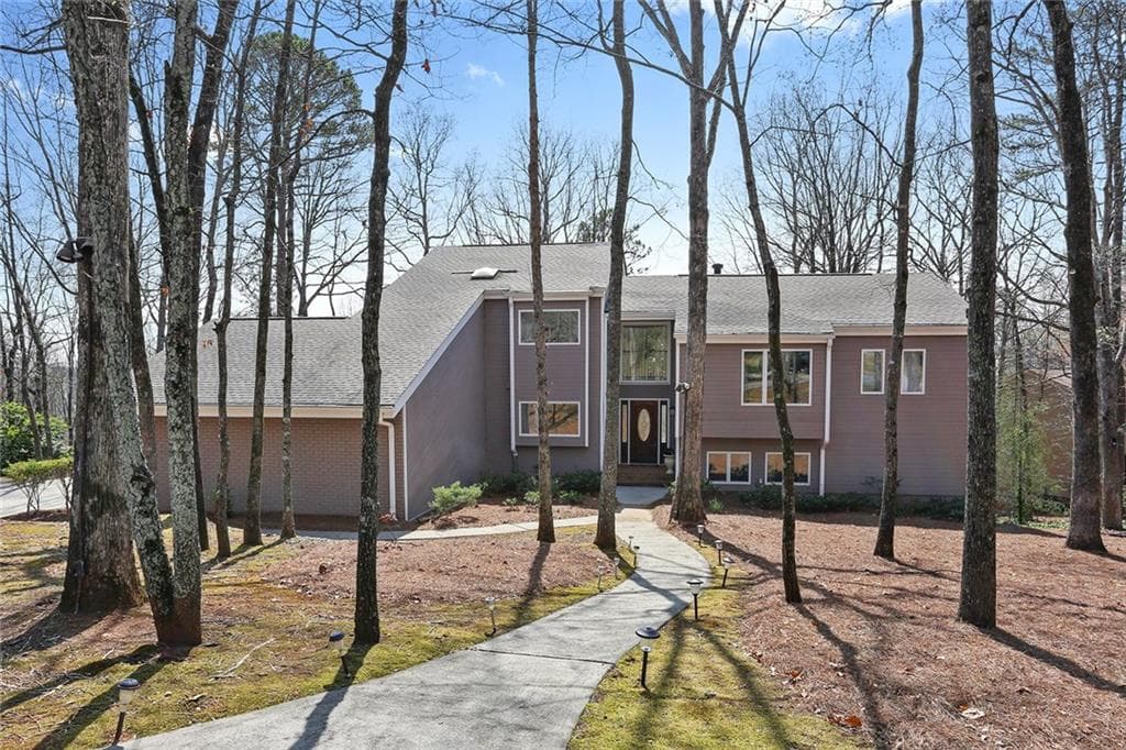 35 GLEN OAKS Drive, Sandy Springs, GA 30327 — most recent listing photo