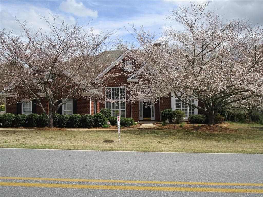 6304 Chestnut Hill Road, Flowery Branch, GA 30542 — most recent listing photo