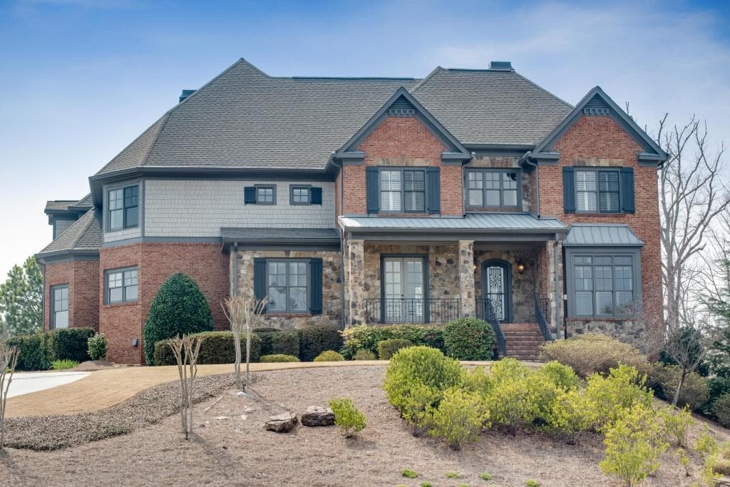 7 bedroom, 6,710 sq ft single family residence sold at 7782 Stables Drive, Atlanta, GA 30350