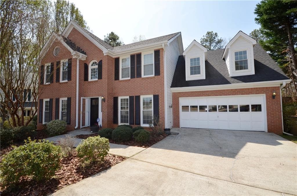 4 bedroom, 2,570 sq ft single family residence sold at 5435 Bentley Hall Drive, Alpharetta, GA 30005