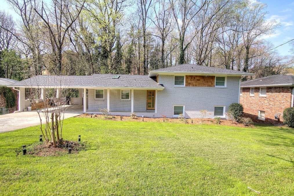 4 bedroom, 1,910 sq ft single family residence sold at 1011 SE Hilburn Drive, Atlanta, GA 30316