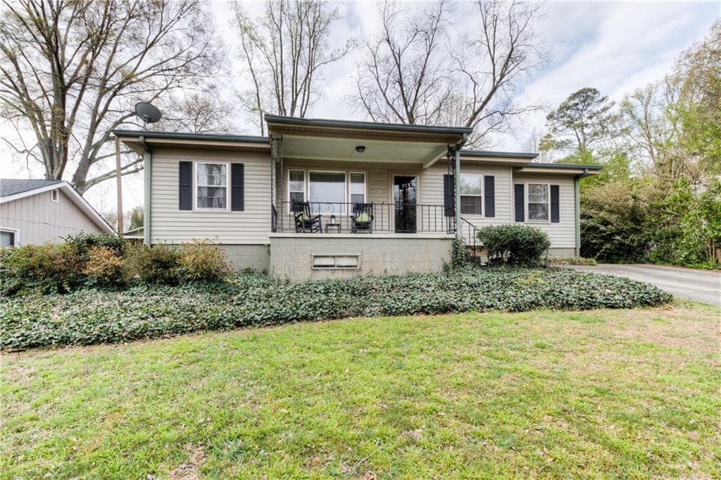 4 bedroom, 1,233 sq ft single family residence sold at 2291 Wallace Drive, Chamblee, GA 30341
