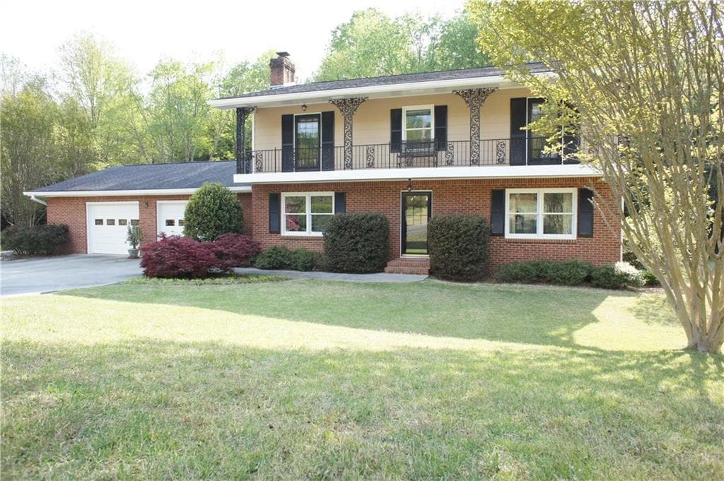 5136 Chalet Court, Dunwoody, GA 30360 — most recent listing photo