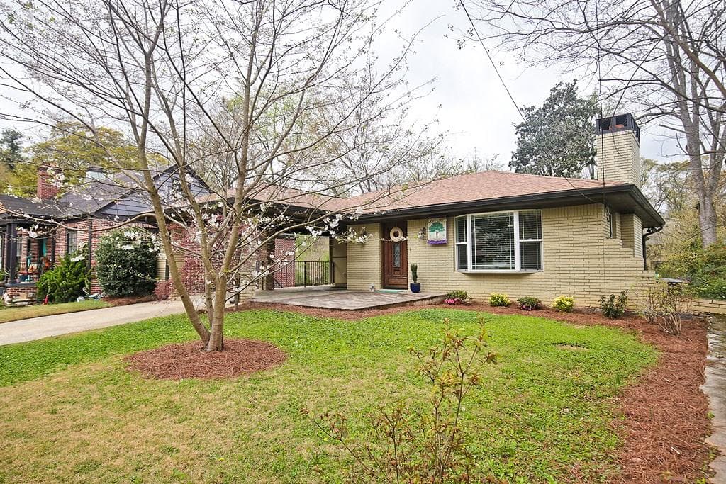3 bedroom, 1,613 sq ft single family residence sold at 323 2nd Avenue, Decatur, GA 30030
