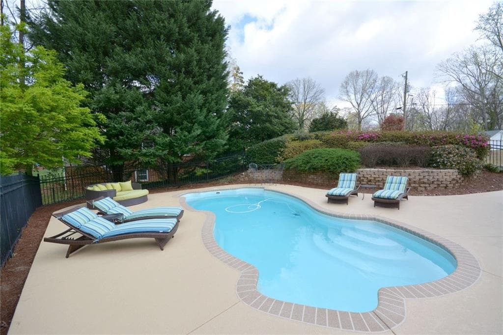 5 bedroom single family residence sold at 1520 Womack Road, Dunwoody, GA 30338
