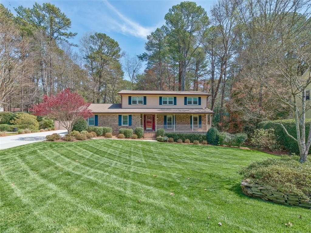 2550 Riverglenn Circle, Dunwoody, GA 30338 — most recent listing photo