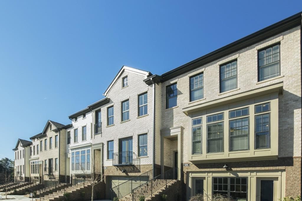 4 bedroom, 2,816 sq ft townhouse sold at 4330 Georgetown Square 26, Dunwoody, GA 30338