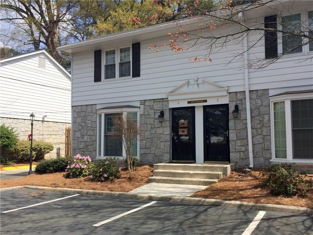 2 bedroom, 1,108 sq ft townhouse sold at 136 Peachtree Memorial Drive NH-4, Atlanta, GA 30309