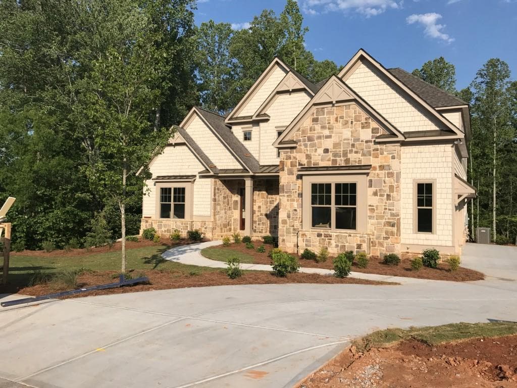 5 bedroom, 3,846 sq ft single family residence sold at 803 Creekside Trail, Alpharetta, GA 30004