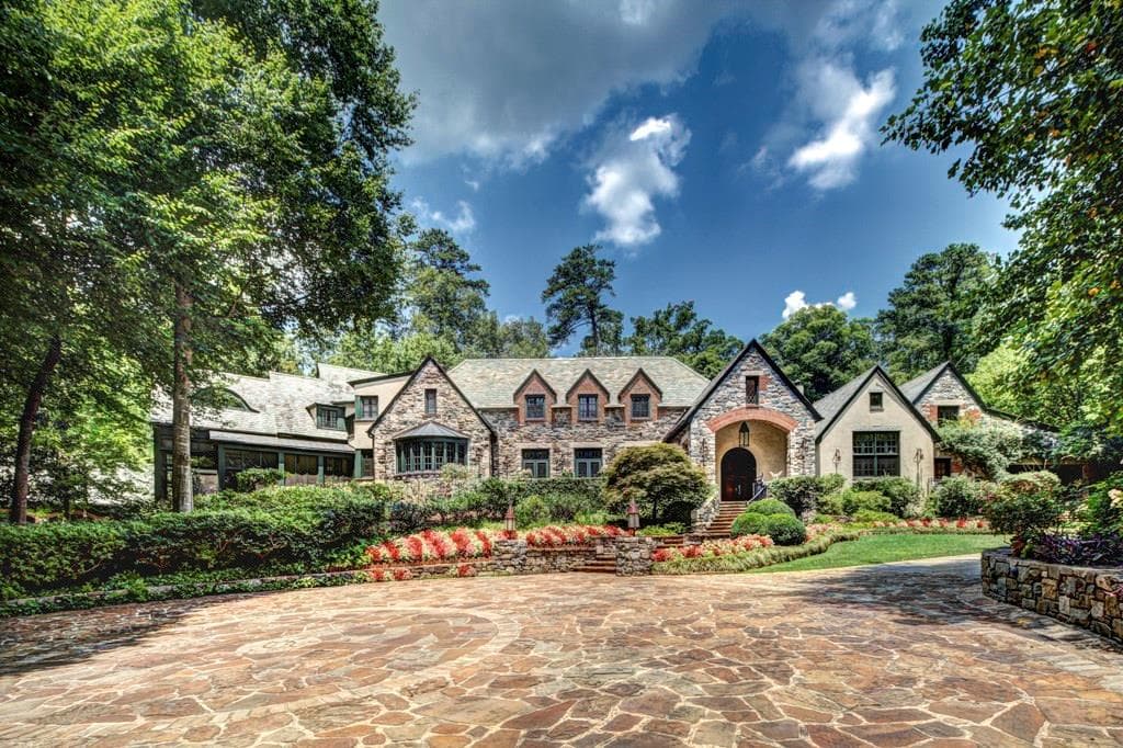 6 bedroom single family residence sold at 6 W Andrews Drive, Atlanta, GA 30305