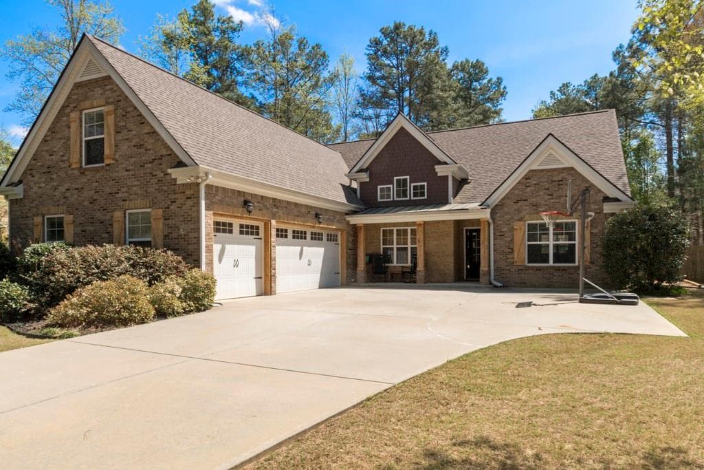 4 bedroom, 2,582 sq ft single family residence sold at 665 Herring Road, Grayson, GA 30017