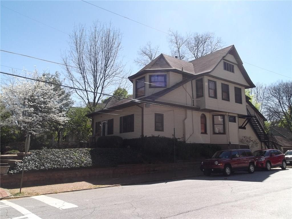 5 bedroom single family residence sold at 809 Cherokee Avenue, Atlanta, GA 30315