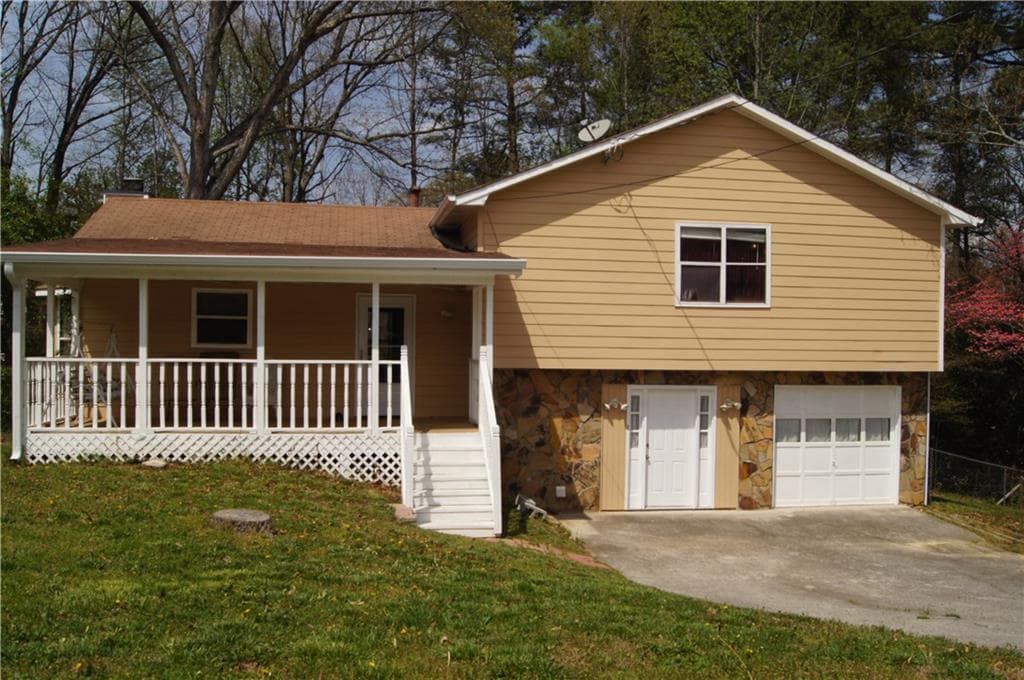 3 bedroom, 1,879 sq ft single family residence sold at 2374 Cumberland Court, Snellville, GA 30039