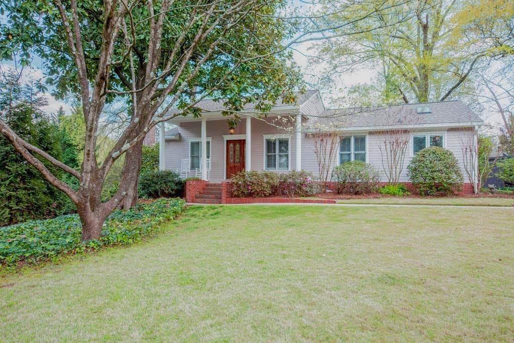 3 bedroom, 1,829 sq ft single family residence sold at 1497 Brook Valley Lane, Atlanta, GA 30324