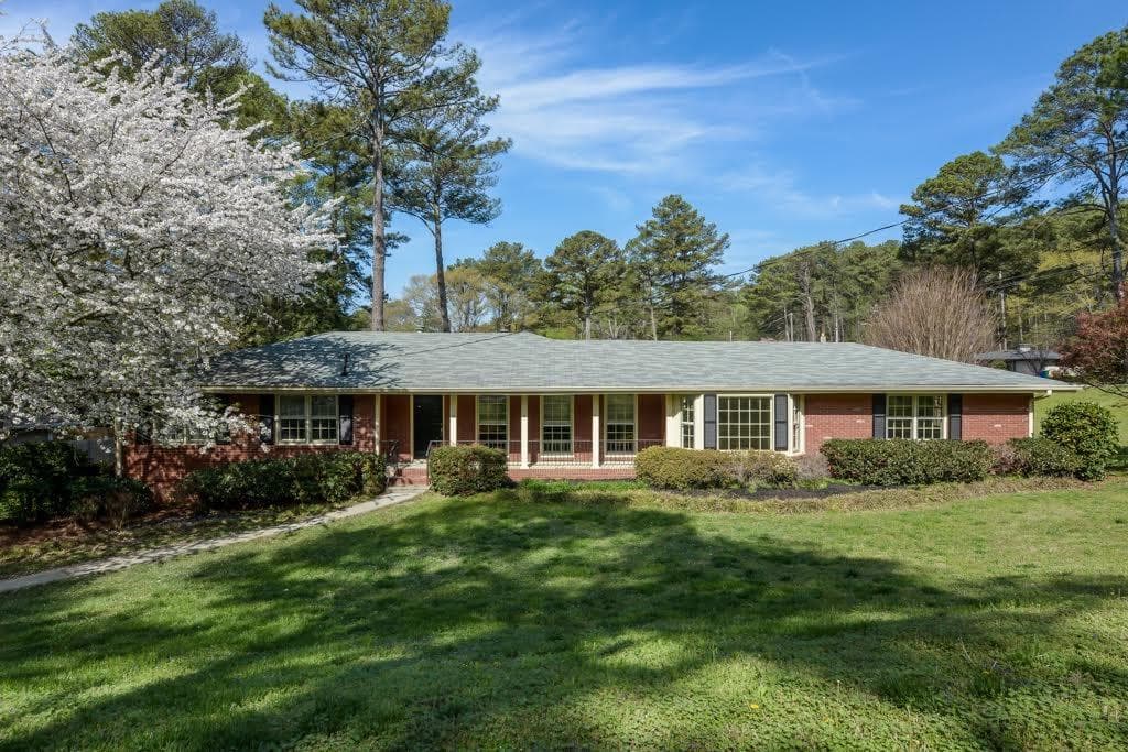 3 bedroom, 1,892 sq ft single family residence sold at 2416 Bradcliff Drive, Atlanta, GA 30345
