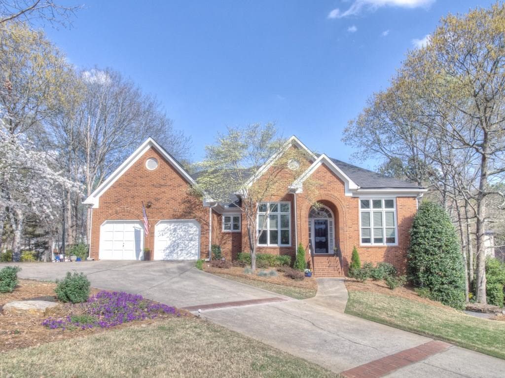 6 bedroom, 4,900 sq ft single family residence sold at 6055 Whitehall Run, Suwanee, GA 30024