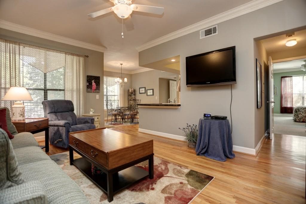 2 bedroom, 1,160 sq ft condominium sold at 3777 PEACHTREE Road 1520, Brookhaven, GA 30319