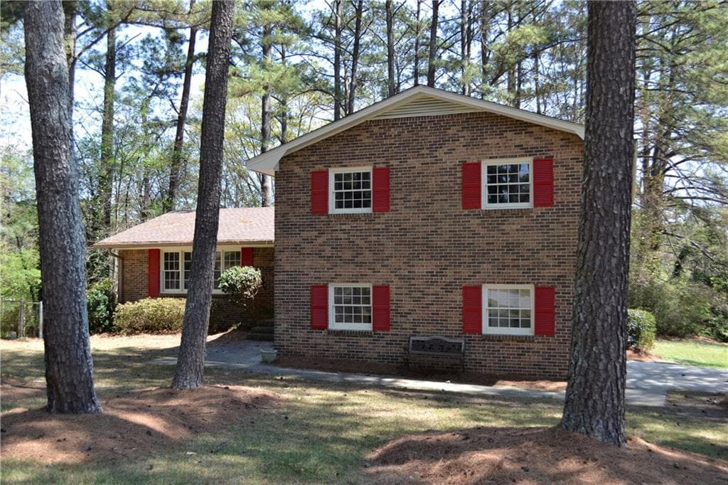 4 bedroom, 2,250 sq ft single family residence sold at 2901 Marlin Circle, Atlanta, GA 30341