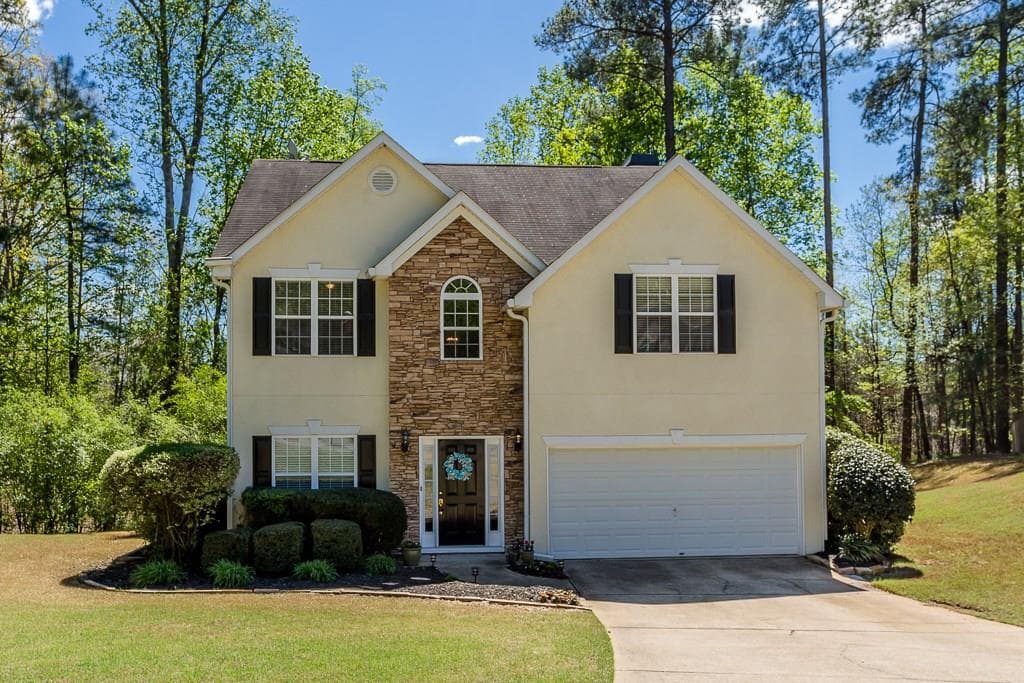 3 bedroom, 1,805 sq ft single family residence sold at 906 Wandering Vine Drive, Mableton, GA 30126