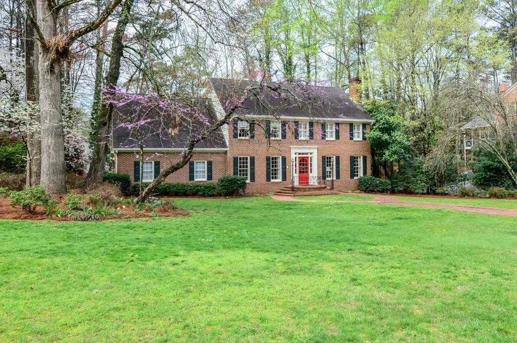 4 bedroom, 4,295 sq ft single family residence sold at 6170 Weatherly Drive, Atlanta, GA 30328