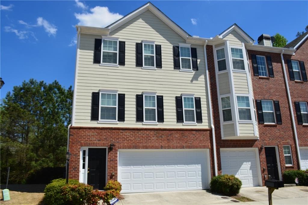 3 bedroom, 2,162 sq ft townhouse sold at 326 Eagle Tiff Drive 117, Sugar Hill, GA 30518