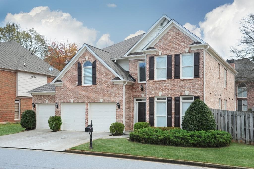 4 bedroom, 3,428 sq ft single family residence sold at 3328 Wembley Walk, Tucker, GA 30084