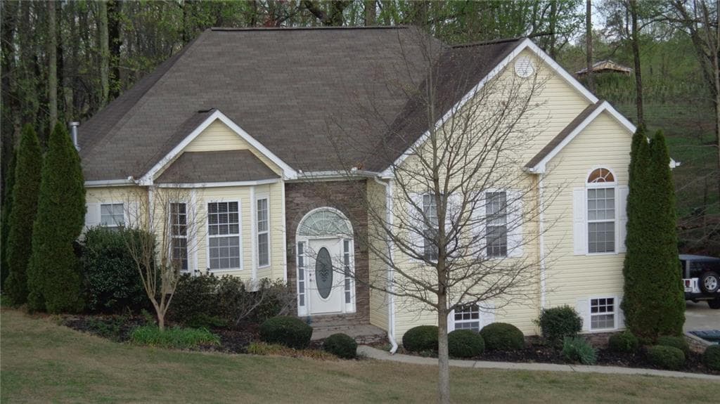 3 bedroom, 2,500 sq ft single family residence sold at 162 Bryn Brooke Drive, Dawsonville, GA 30534