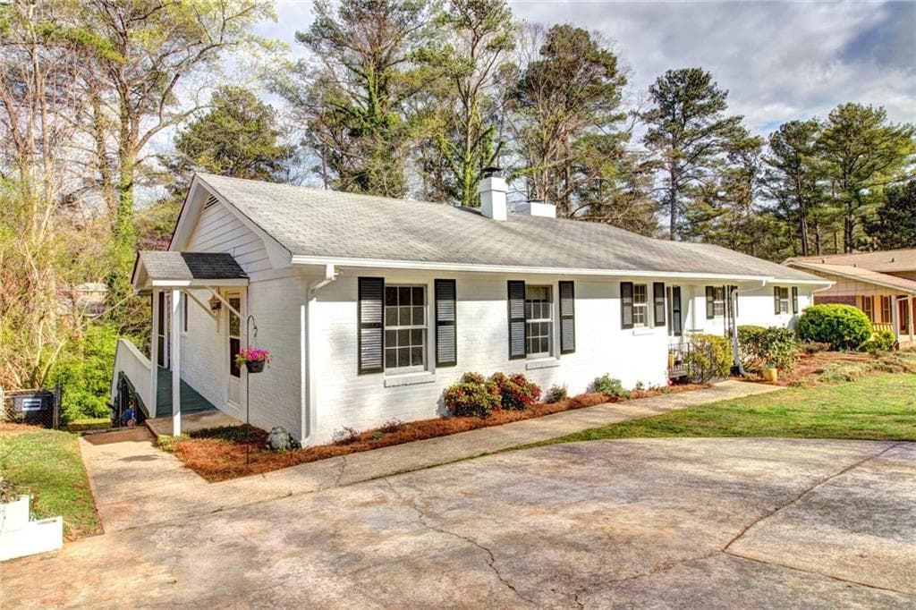 3284 Foxwood Trail, Smyrna, GA 30082 — most recent listing photo