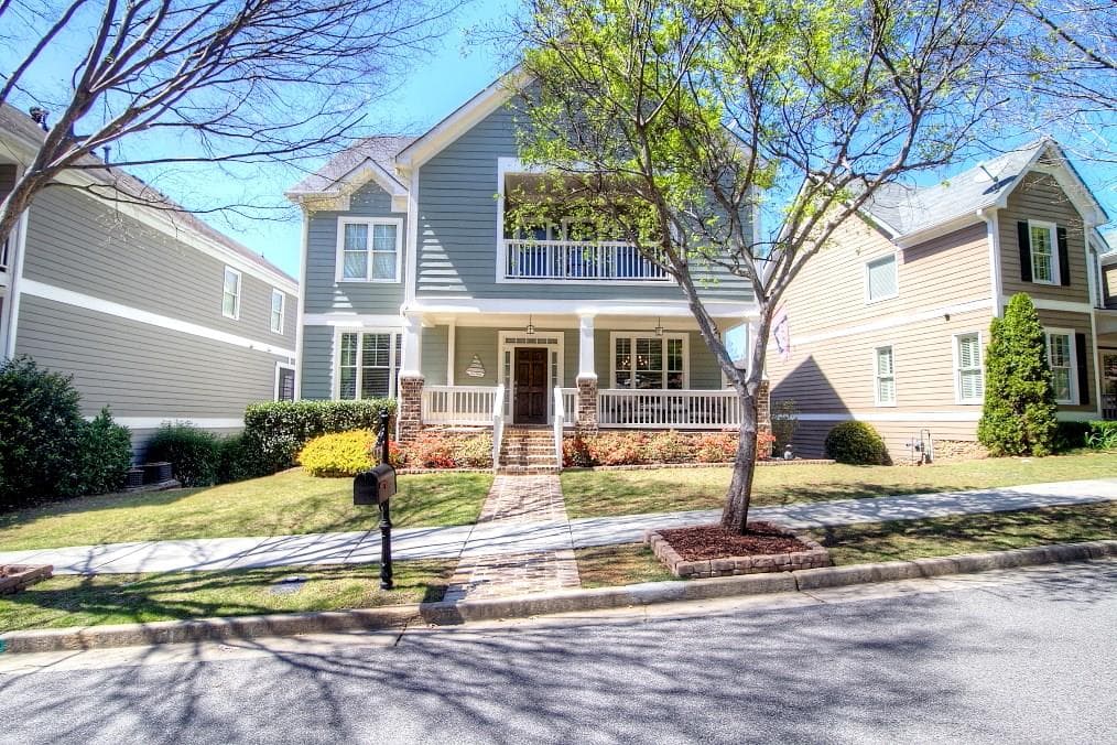 3 bedroom, 3,770 sq ft single family residence sold at 1616 Gates Place, Atlanta, GA 30318