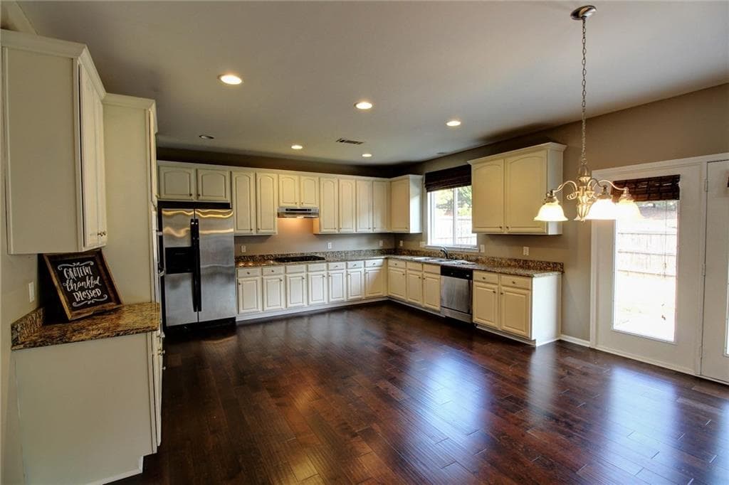 4 bedroom, 2,816 sq ft single family residence sold at 39 Branch Valley Way, Dallas, GA 30132